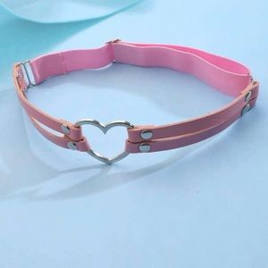 Heart shape garter leg belt